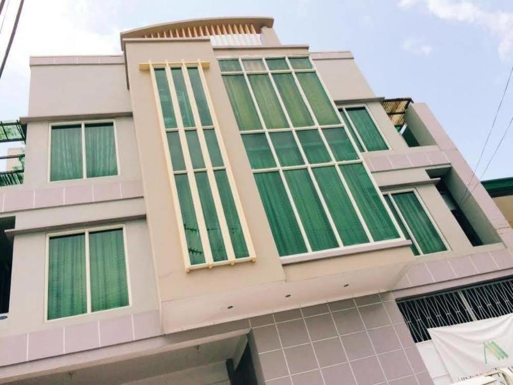 Airport Travelodge Manila Paranaque City Exterior photo